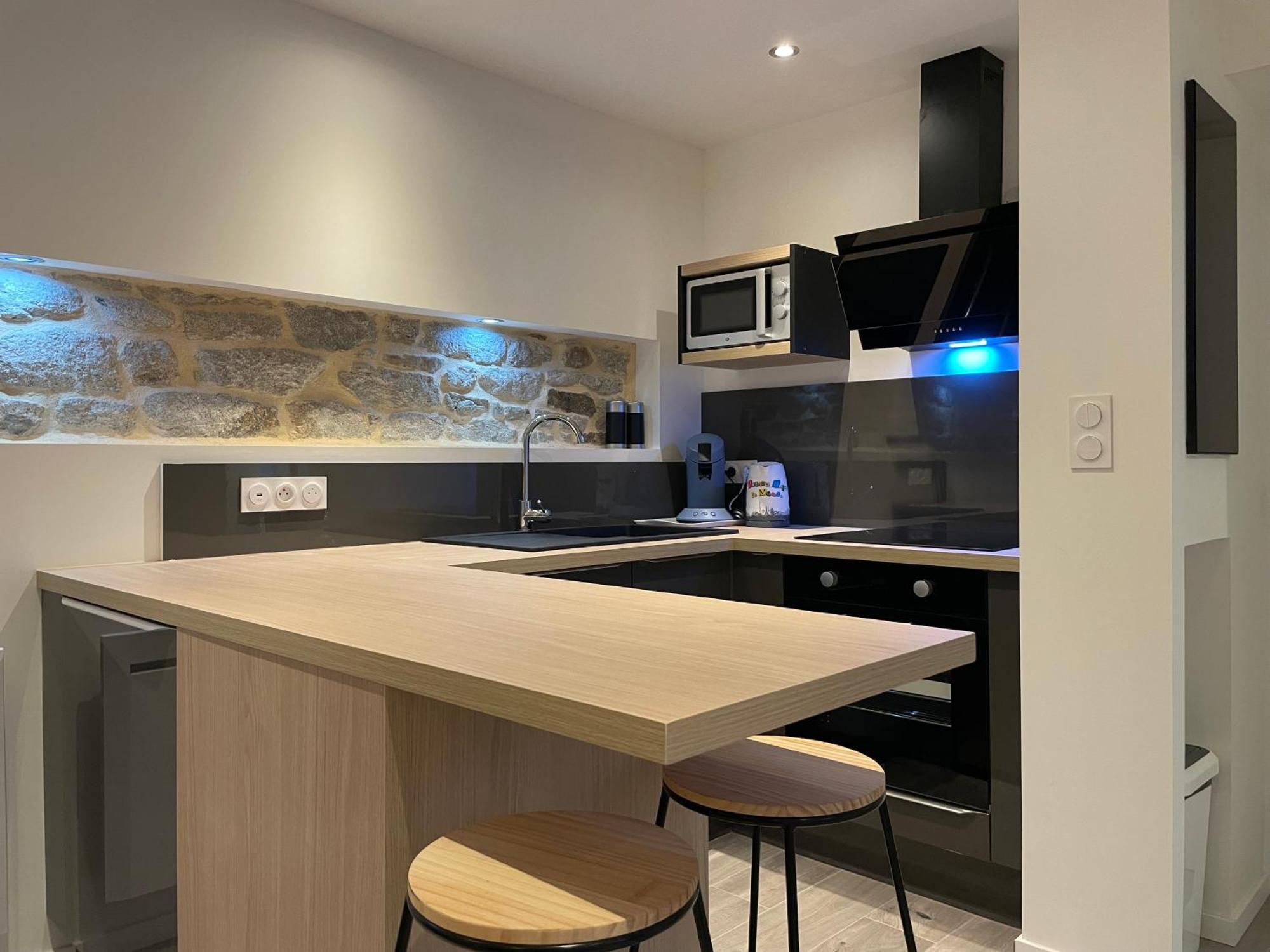Le Calloch 2D - Studio 4 Etoiles - Quartier Gare - Wifi - Netflix 坎佩尔 外观 照片