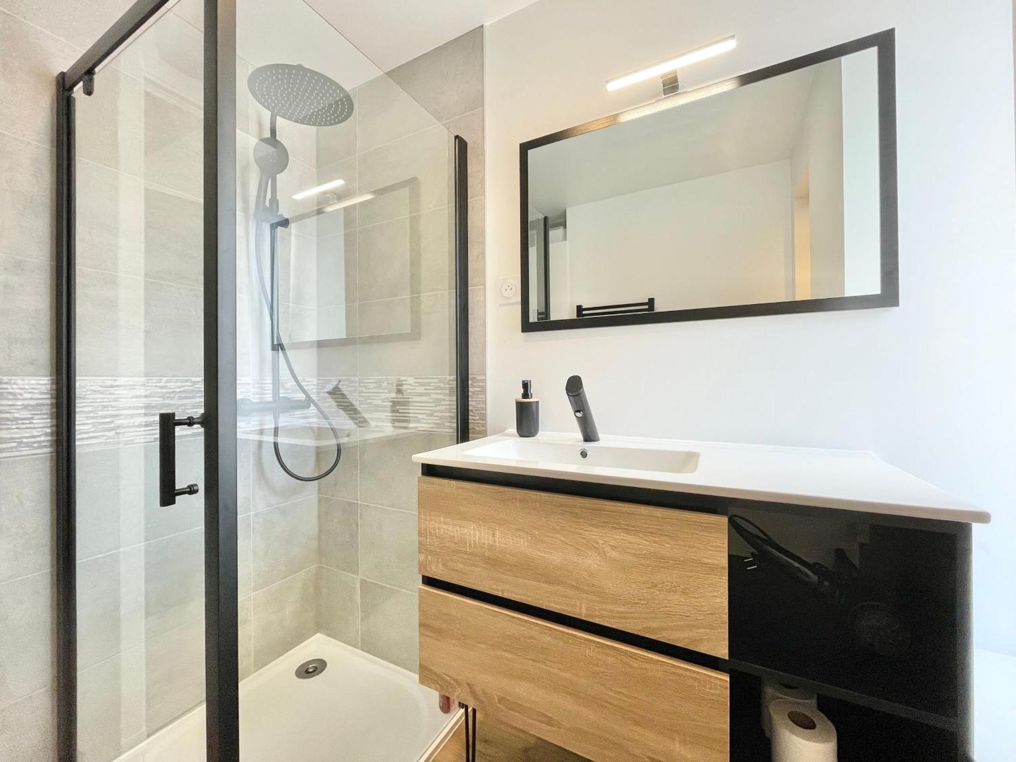 Le Calloch 2D - Studio 4 Etoiles - Quartier Gare - Wifi - Netflix 坎佩尔 外观 照片